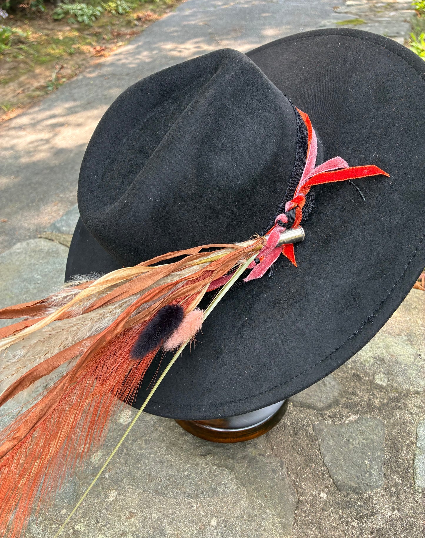 BLACK VEGAN SUEDE HAT